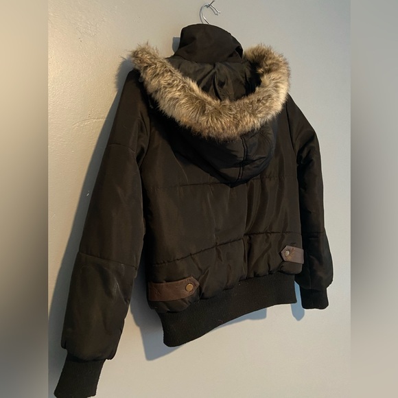 Black Puffer Jacket With Removable Hood - Picture 5 of 7